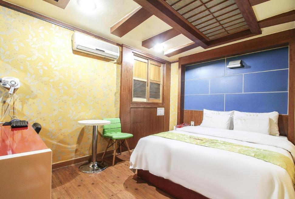 Couple Motel Seoul